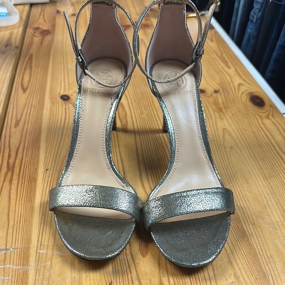 Tory Burch Keri Crackled Metallic Sandal Pewter Stiletto Heels size 8.5 - Picture 7 of 8